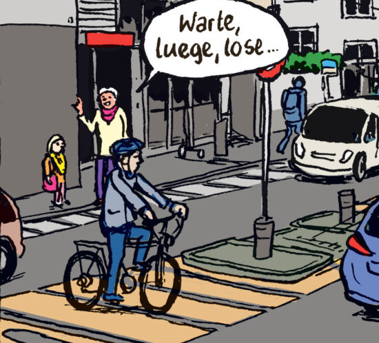 Kind will Strasse überqueren.