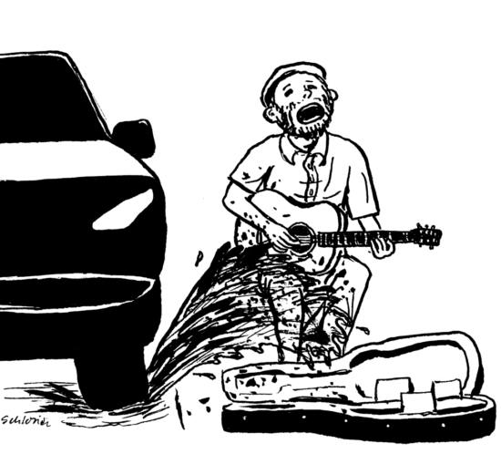 Das Auto bespritzt den Musiker mit Strassendreck